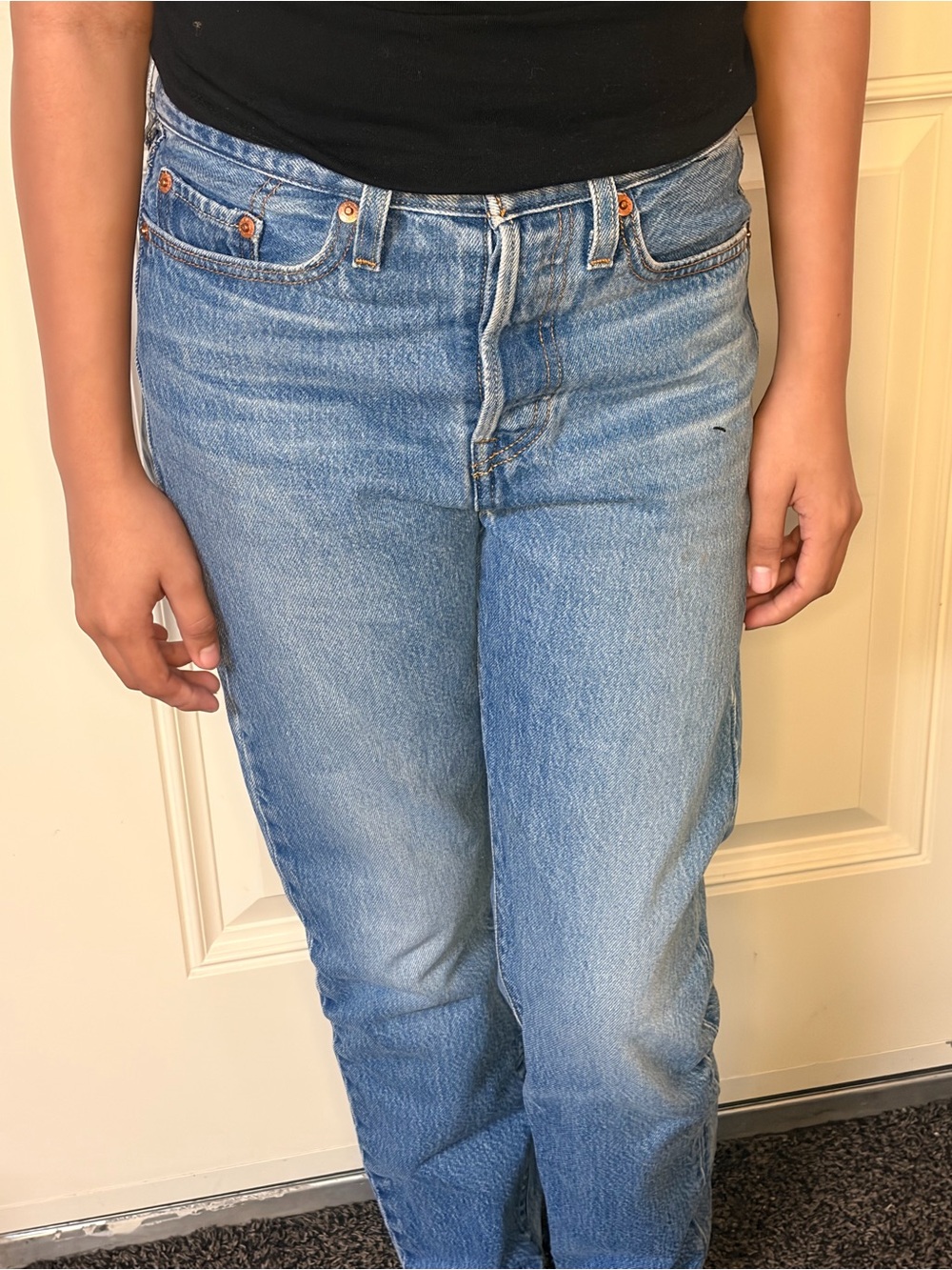 Levi’s Wedgie Icon Fit Ankle Jeans in Athens Light Wash - Size 29
